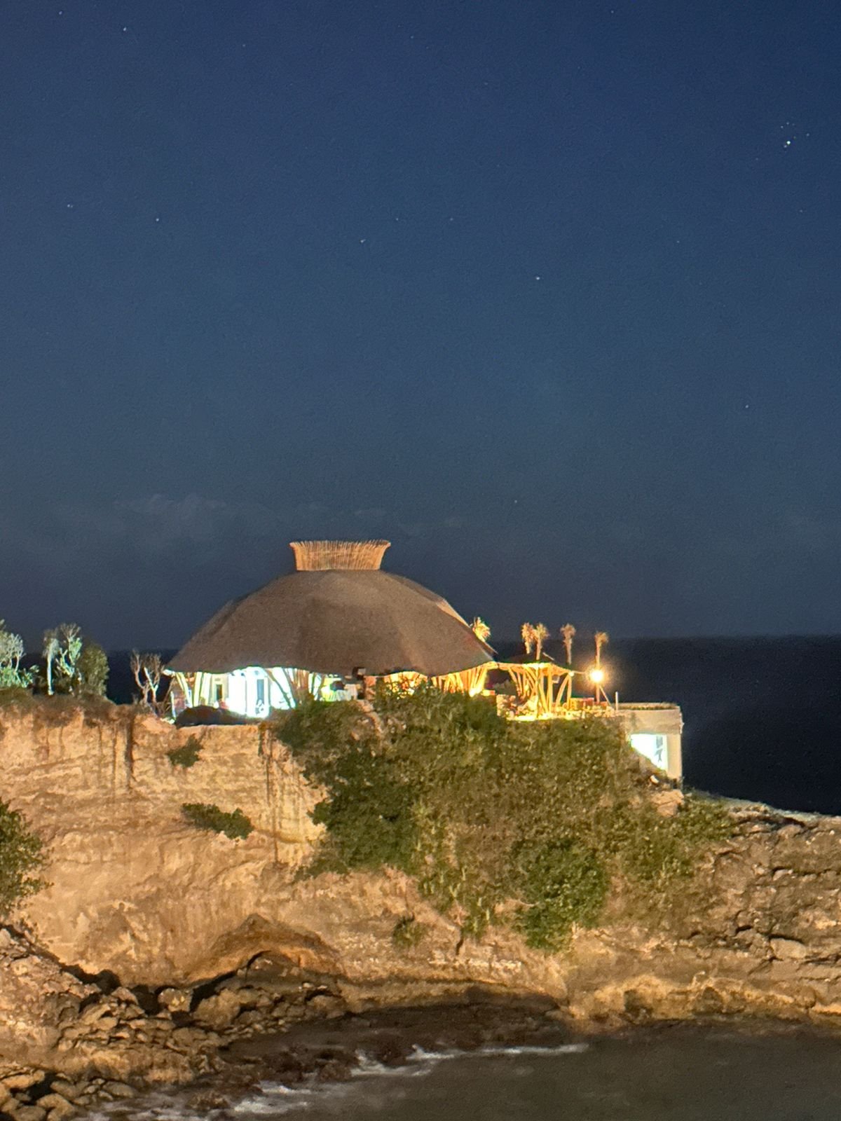 11.-arna-suites-and-ocean-lounge-nusa-ceningan_nusa-ceningan-bali_2024-3